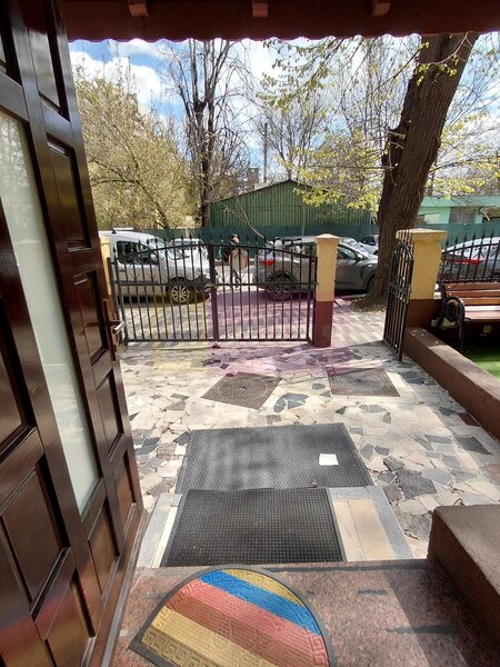 Vila individuala, singur in curte Cotroceni, 25 camere